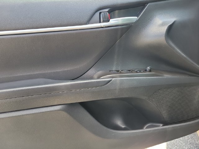 Used 2023 Toyota Camry SE FWD image 22