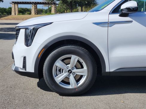 New 2026 Kia Sorento LX image 8