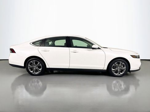 Certified 2024 Honda Accord EX image 4