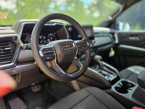 New 2026 GMC Canyon Elevation w/ Convenience Package RWD image 12