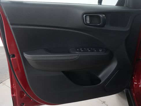 Certified 2025 Hyundai Venue Limited image 19