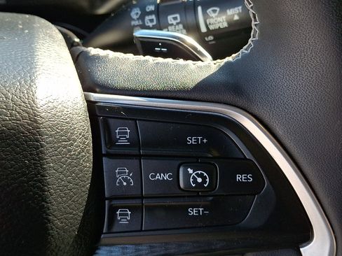 Used 2023 Jeep Grand Cherokee L Altitude image 22