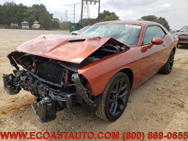 Used 2020 Dodge Challenger SXT w/ Blacktop Package RWD image 3