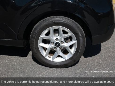 Used 2023 Kia Soul LX w/ LX Technology Package image 11