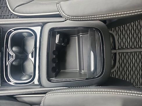New 2026 Chrysler Pacifica Limited AWD/4WD image 29