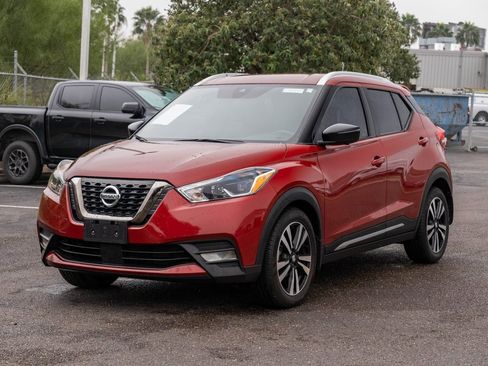 Used 2020 Nissan Kicks SR w/ SR Premium Package image 3