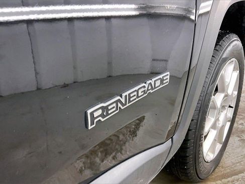 Used 2020 Jeep Renegade Latitude image 9