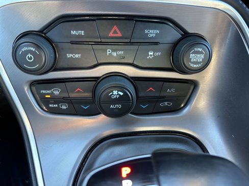 Used 2020 Dodge Challenger R/T image 18