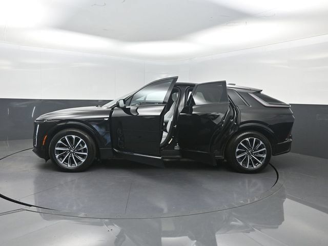 Used 2024 Cadillac Lyriq Sport AWD/4WD image 37