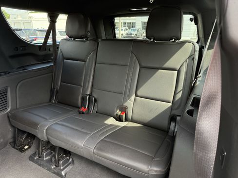 Used 2023 Chevrolet Suburban High Country w/ Premium Package AWD/4WD image 34