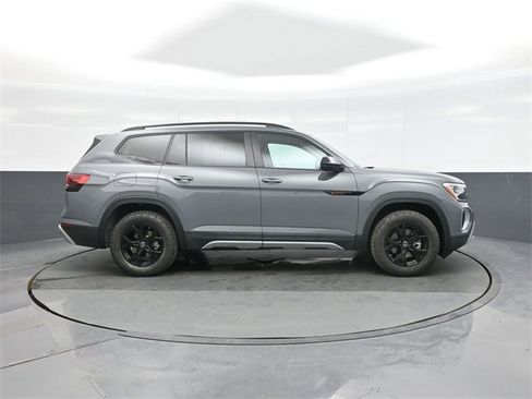 New 2026 Volkswagen Atlas Peak Edition image 8