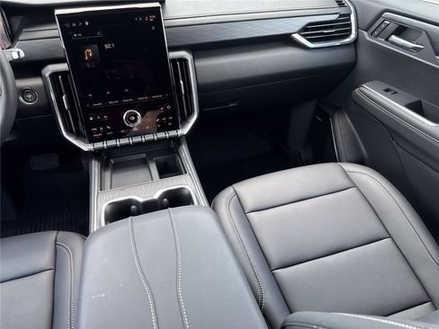 Used 2026 GMC Acadia Elevation w/ Black Edition FWD image 16