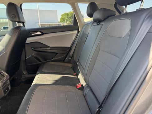 Used 2022 Volkswagen Taos SE image 8