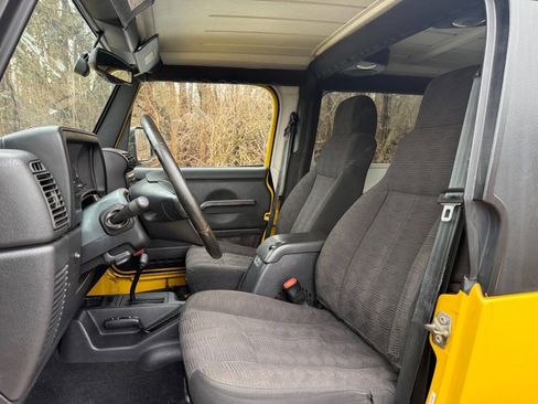 Used 2004 Jeep Wrangler 4WD image 28