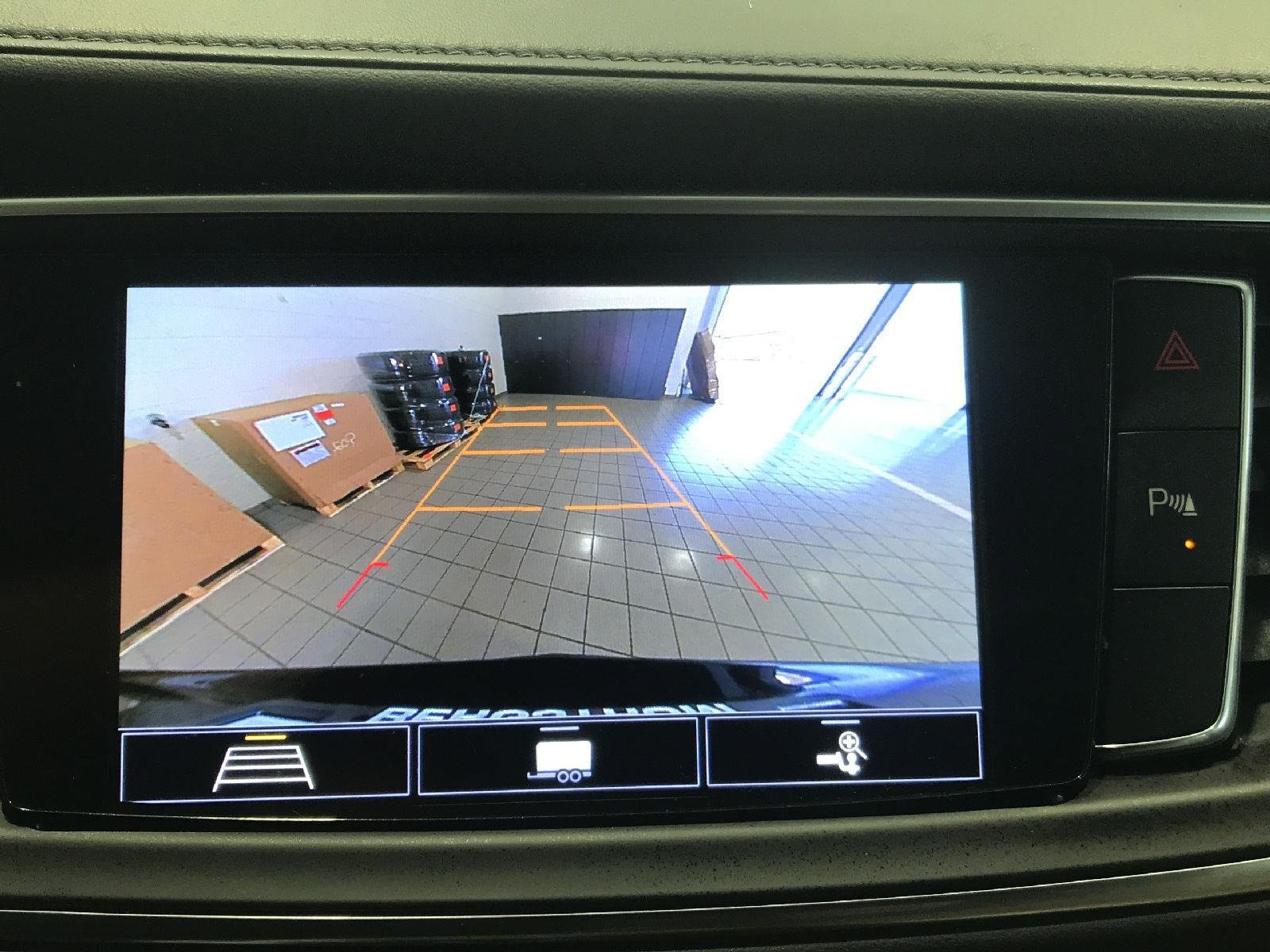 Used 2020 Buick Enclave Essence w/ Sound and Sites Package AWD/4WD image 17
