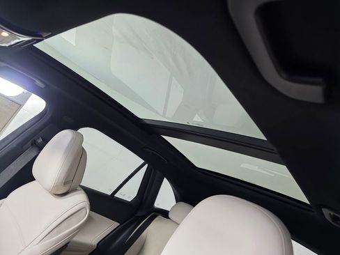 New 2026 Mercedes-Benz GLC 300 4MATIC image 9