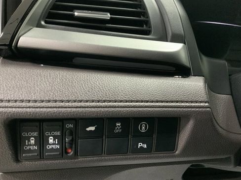 Used 2023 Honda Odyssey Touring image 17