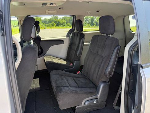Used 2016 Dodge Grand Caravan SXT w/ Rear Park Assist Package FWD image 14