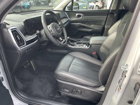 Used 2025 Kia Sorento SX AWD/4WD image 19
