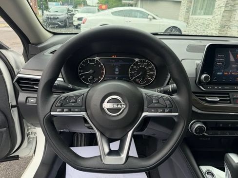 Used 2023 Nissan Altima 2.5 SV AWD/4WD image 18