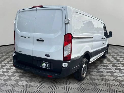Used 2016 Ford Transit 250 130 Low Roof RWD image 5