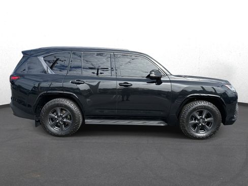 Certified 2025 Lexus LX 700h Overtrail AWD/4WD image 36