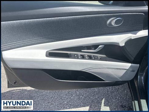 New 2026 Hyundai Elantra Limited FWD image 17