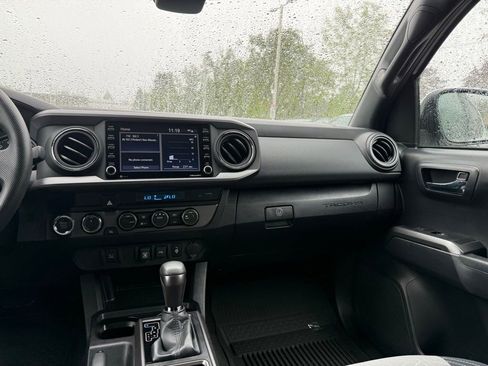 Certified 2023 Toyota Tacoma TRD Off-Road image 23