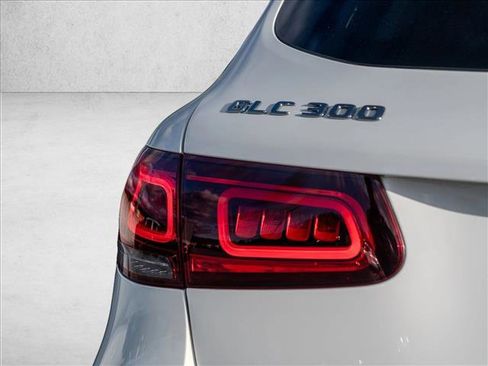 Certified 2022 Mercedes-Benz GLC 300 4MATIC image 9