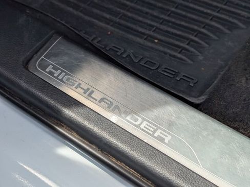 Used 2024 Toyota Highlander Platinum AWD/4WD image 47