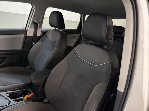 Certified 2023 Volkswagen Taos SE FWD image 13