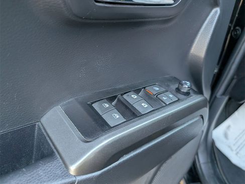 Used 2023 Toyota Tacoma TRD Off-Road image 9