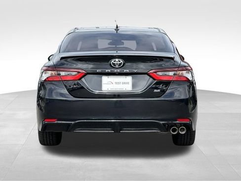 Used 2021 Toyota Camry SE FWD image 4