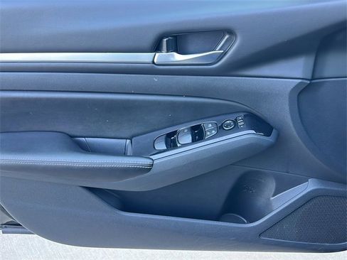 Used 2023 Nissan Altima 2.5 SV image 22