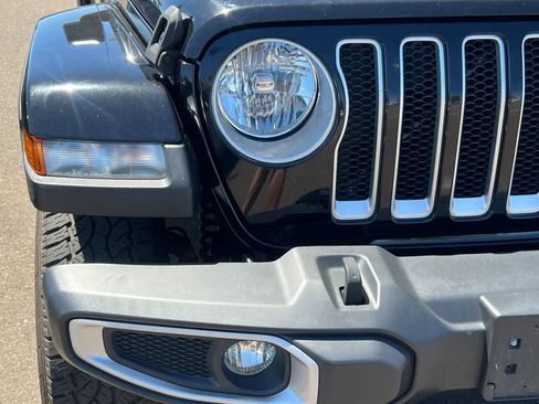 Used 2018 Jeep Wrangler Unlimited Sahara w/ Uconnect 4C Nav & Sound Group AWD/4WD image 13