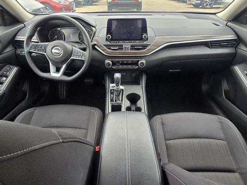 Used 2025 Nissan Altima 2.5 SV image 26