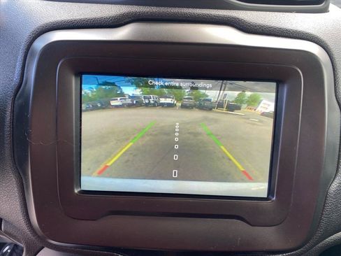 Used 2020 Jeep Renegade Latitude AWD/4WD image 15
