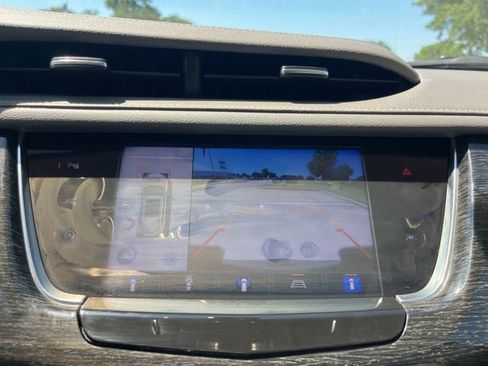 Used 2022 Cadillac XT6 Premium Luxury w/ Technology Package FWD image 27