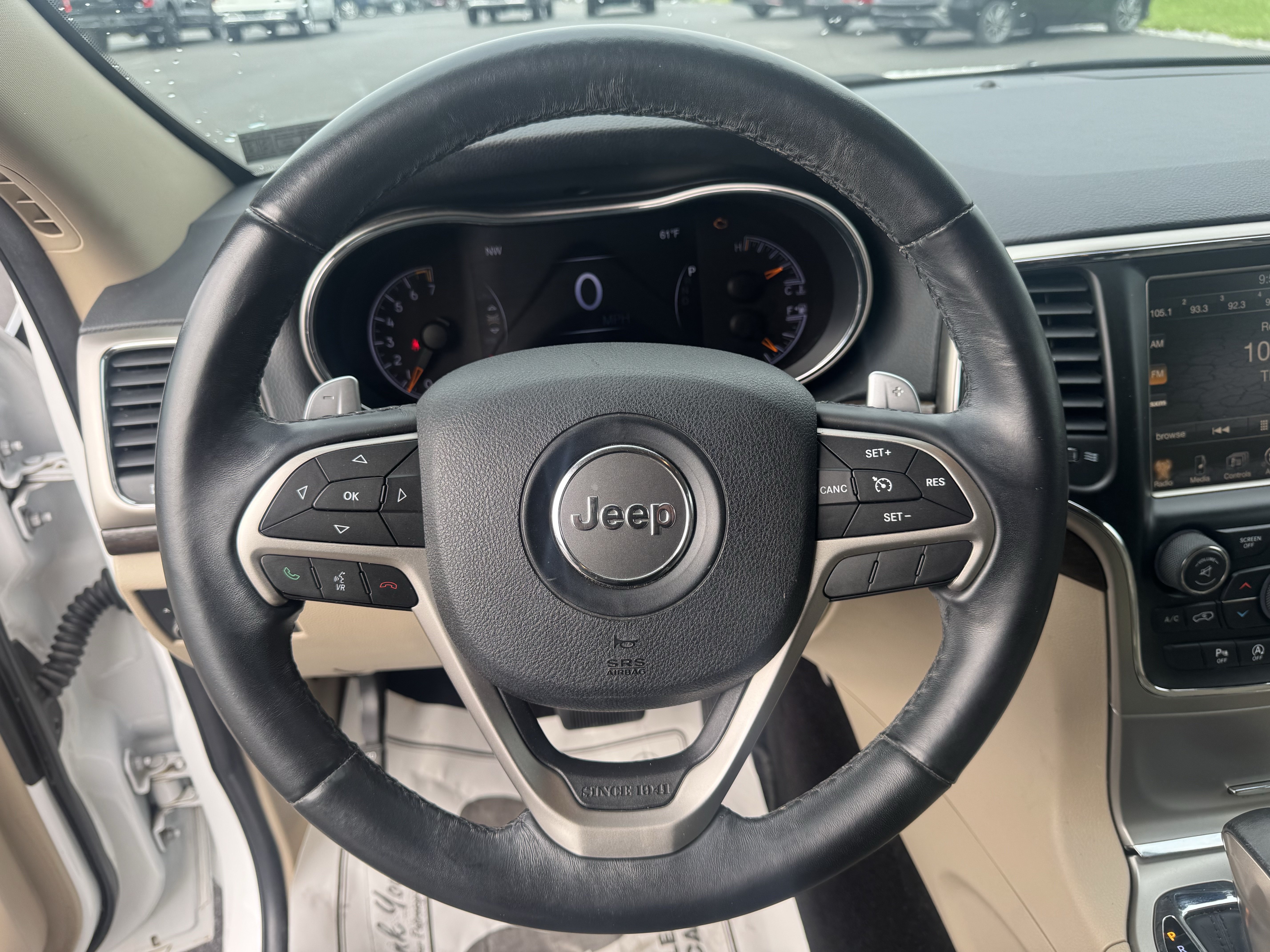 Used 2017 Jeep Grand Cherokee Laredo w/ Quick Order Package 23E AWD/4WD image 17