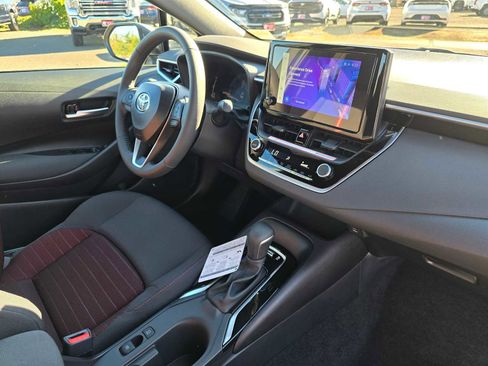 Used 2026 Toyota Corolla SE image 11