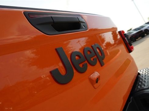 New 2025 Jeep Gladiator Rubicon image 10