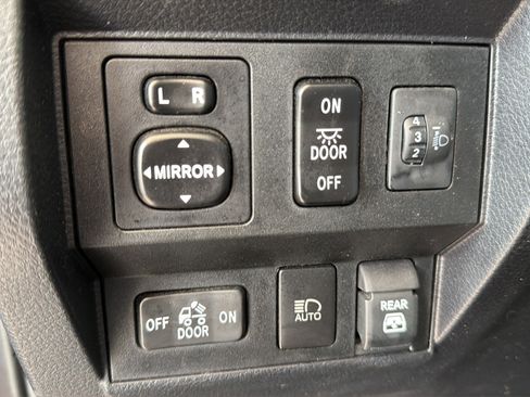 Used 2021 Toyota Tundra SR5 w/ SR5 Upgrade Package RWD image 19
