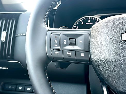 New 2026 Nissan Pathfinder SV image 20