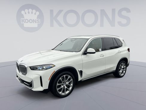 Used 2024 BMW X5 xDrive40i w/ Premium Package image 1