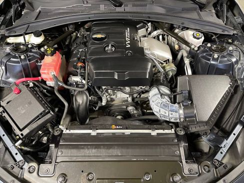 Used 2021 Chevrolet Camaro LT image 9