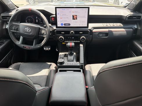 Certified 2025 Toyota Tacoma TRD Pro AWD/4WD image 4
