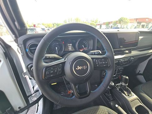 Used 2024 Jeep Wrangler Unlimited Rubicon 4xe AWD/4WD image 13