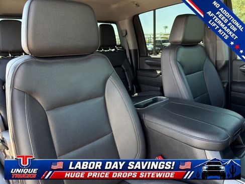 Used 2024 Chevrolet Silverado 2500 LTZ w/ LTZ Convenience Package AWD/4WD image 30