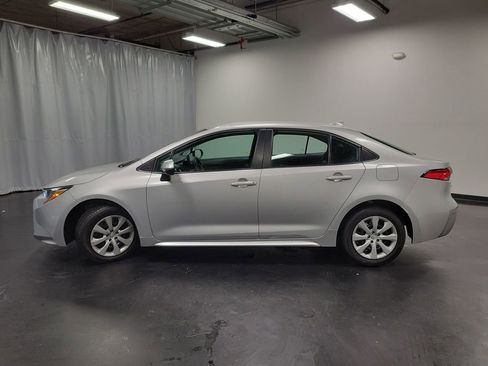Used 2023 Toyota Corolla LE FWD image 5