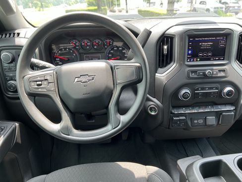 Used 2025 Chevrolet Silverado 1500 Custom Trail Boss AWD/4WD image 30